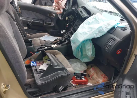 1997 Nissan Maxima Gle/Gxe/Se z USA, uszkodzony, nr VIN JN1CA21D4VT845224